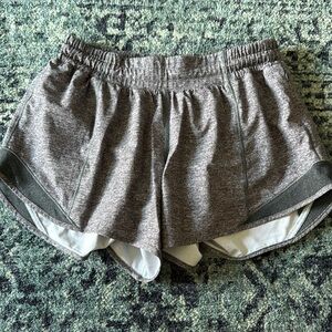 Lululemon Hotty Hot Low Rise Lined Short 4”